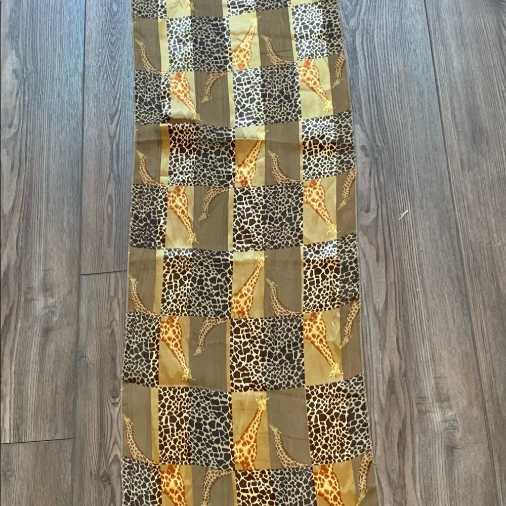 Scarf - Picture 3 of 6